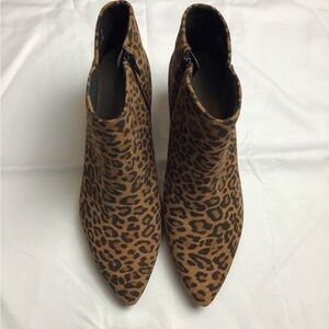 Clarks Linvale Judith Leopard Print Ankle Boots Kitten Heel Sz 9.5